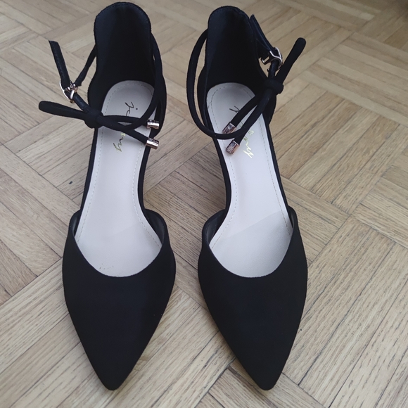 Black Ankle Strap Women's Shoes - Picture 1 of 3
